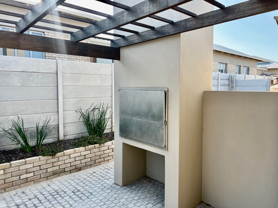 3 Bedroom Property for Sale in Mooikloof Country Estate Western Cape
